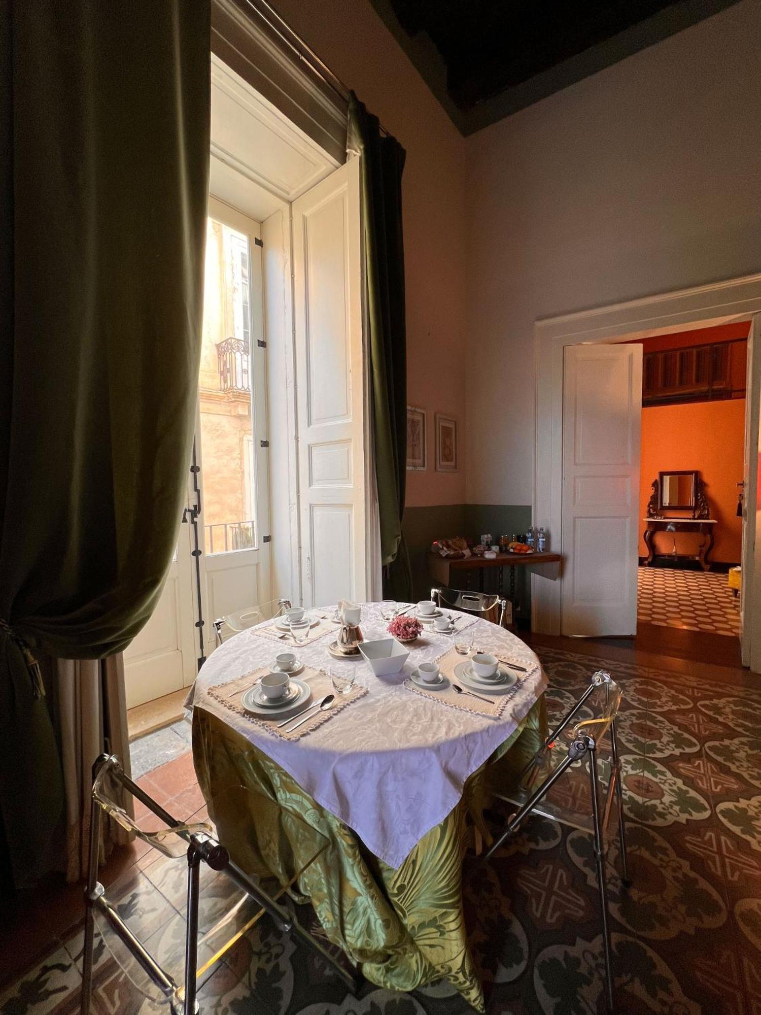 Dimora Storica Giostra Vecchia - Palazzo Grisolia 1809 Cosenza Bagian luar foto