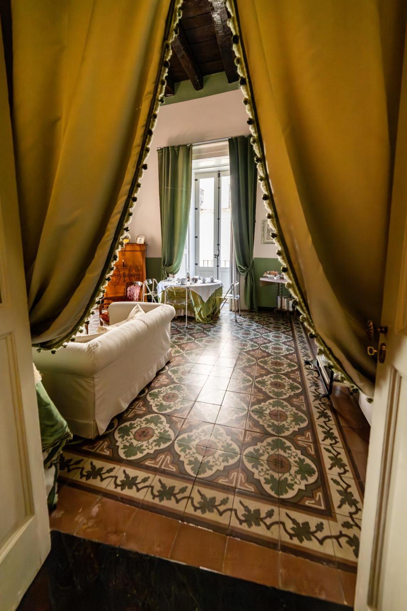 Dimora Storica Giostra Vecchia - Palazzo Grisolia 1809 Cosenza Bagian luar foto